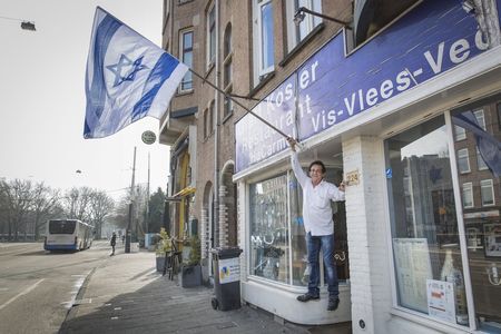 SGP Urk steunt Joodse restauranthouder