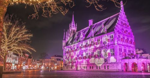 Ontevredenheid over verplaatsing Warenmarkt op Roze zaterdag