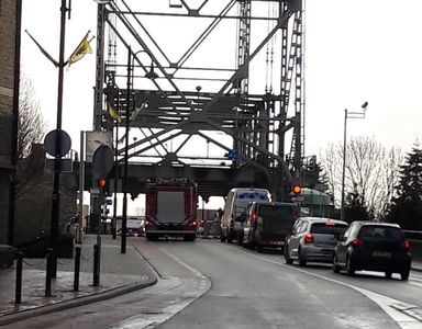 Boskoopse brug omhoog, hulpdiensten moeten wachten: SGP stelt vragen aan college