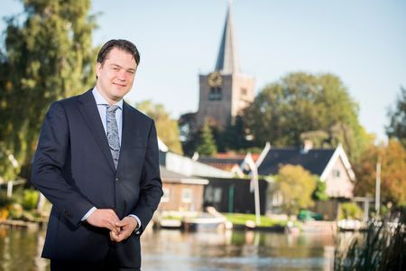 SGP Alblasserdam gaat het dorp in