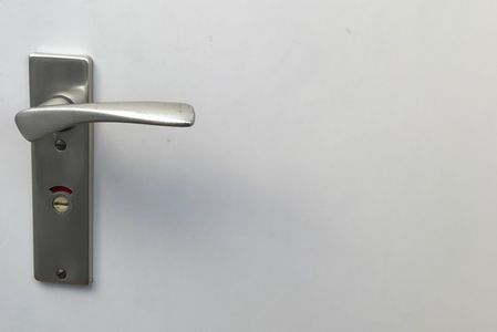 Vragen betreffende noodzaak voldoende openbare toiletten