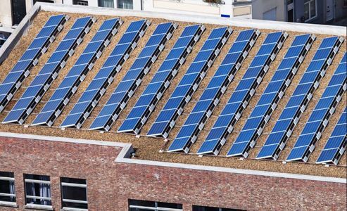 Energieneutraal 2025 zonnepanelen op daken en terreinen