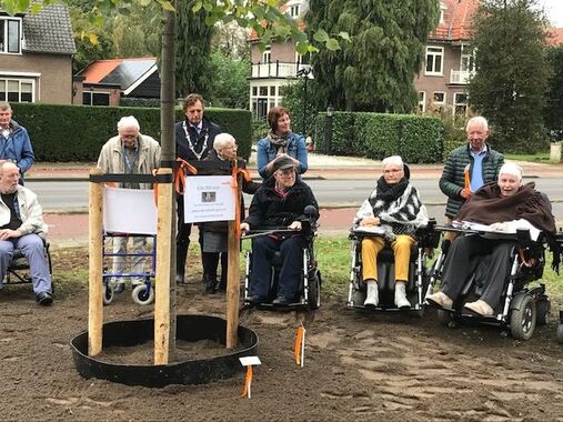 Derde Lindeboom ter ere 200 jaar gemeente Ede