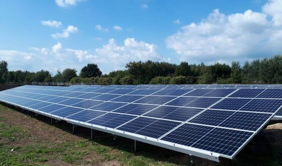 Eerste zonneveld haalt het met de hakken over de sloot