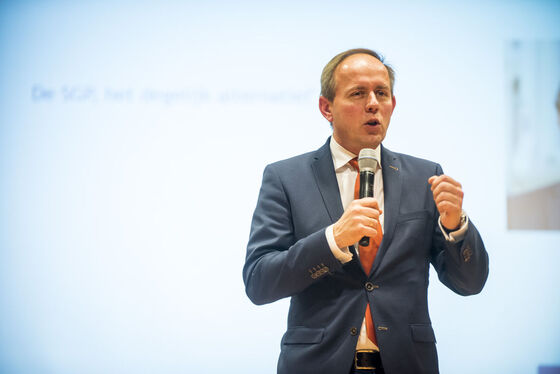 Nieuwe schriftelijke vragen over ruimte voor kerken