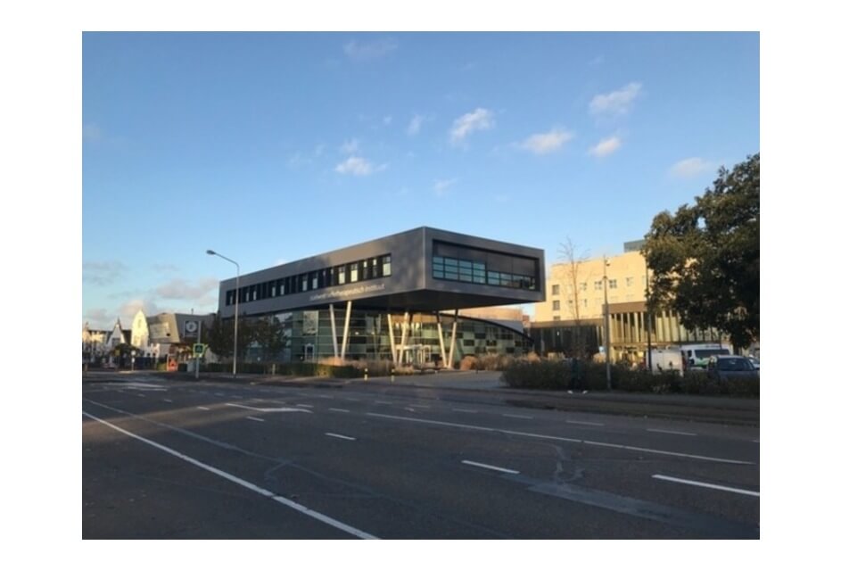 Vragen: Bankje voor dokter W.A. Bax