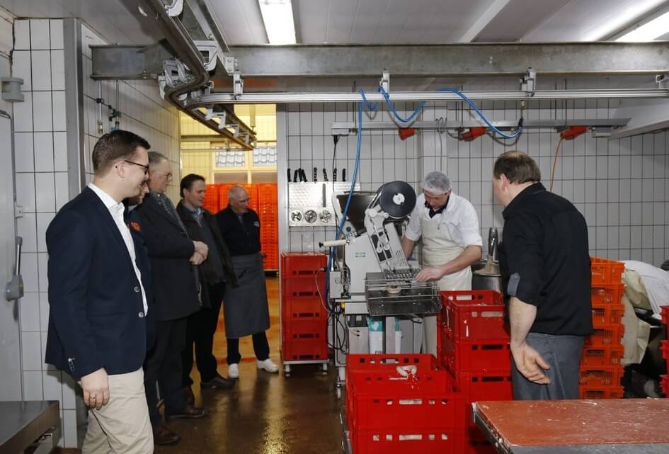 Werkbezoek SGP Oldebroek bij Slagerij Van de Weg