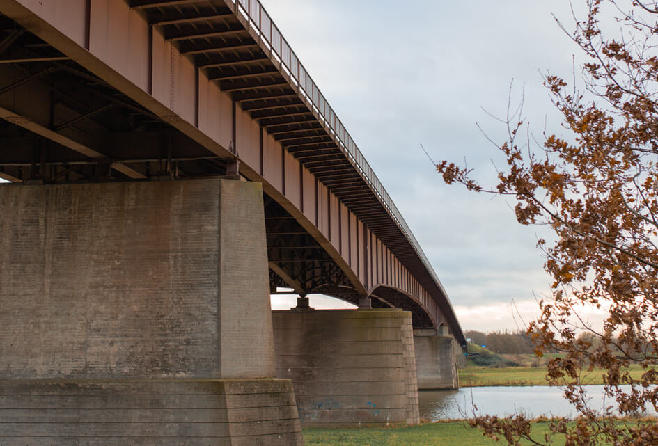 Debat over de Rijnbrug