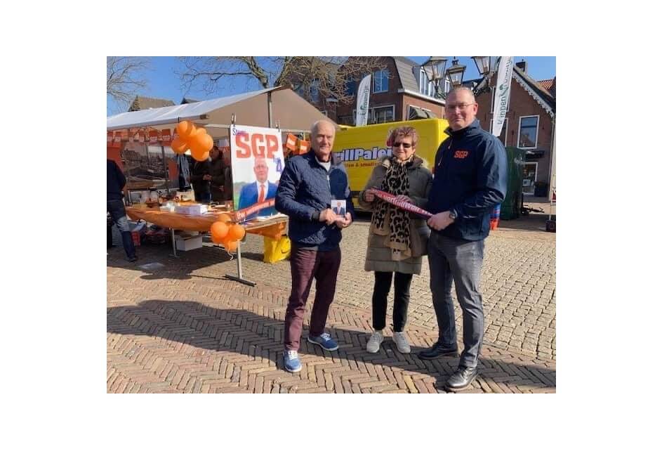 Campagneteam aanwezig op de markt