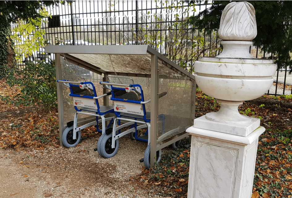 Beschikbaar stellen rolstoelen op begraafplaatsen