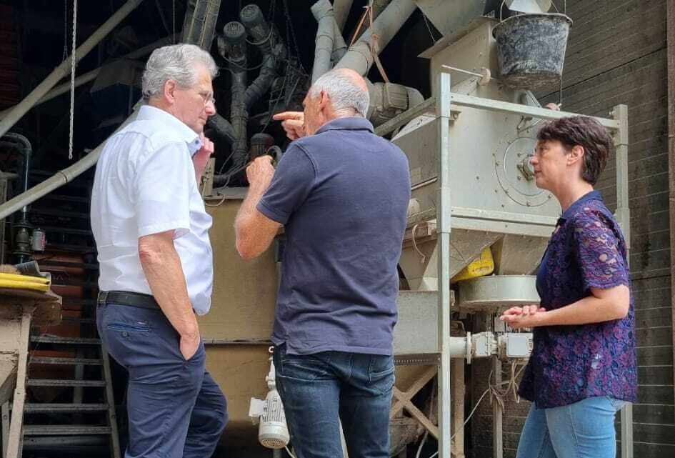 Bisschop bezoekt boerenbedrijven in Drenthe