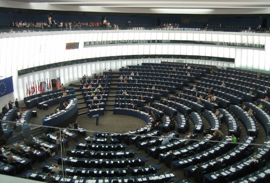 Stop verwarmen van twee Europarlementen