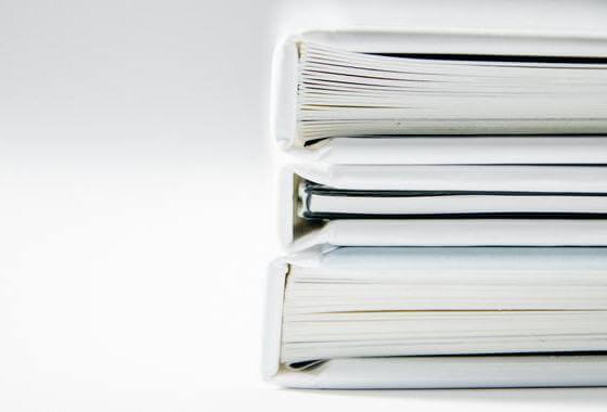 Hoe gaat de raad om met stukken die onder de rechter zijn?