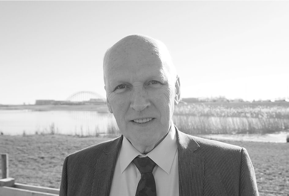 In Memoriam J. van Helden