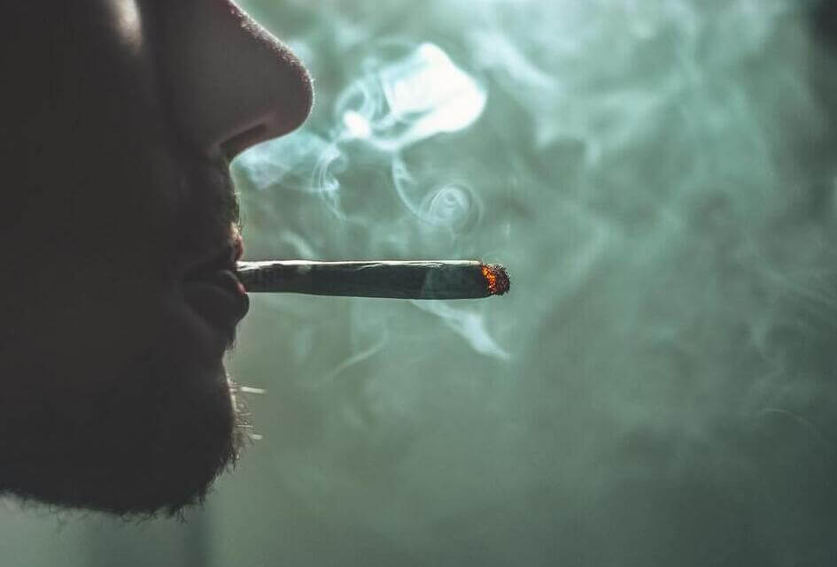 Motie Waarschuw gebruikers van softdrugs