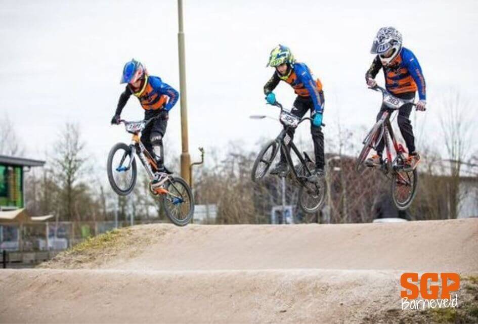 RAADSVERGADERING | Flying Bikes & MTB