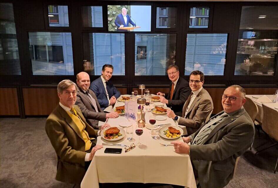 Op bezoek in de Apenrots
