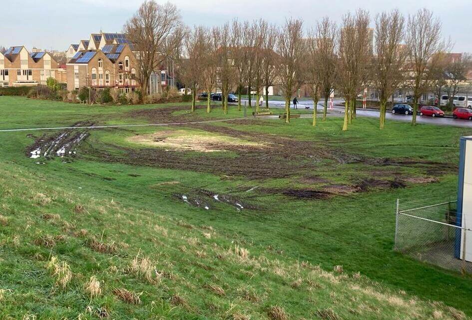 Vragen  Omgeploegd grasveld Commandoweg