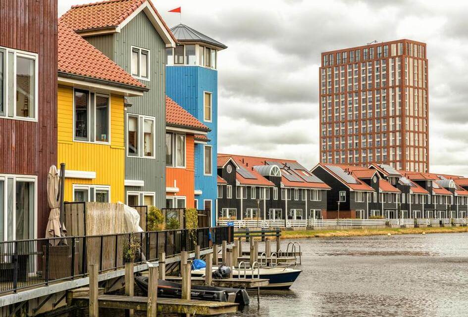 Niet praten, maar bouwen