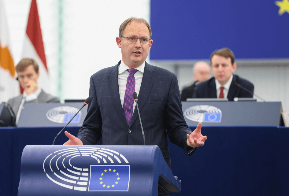 Ruissen ageert tegen Amnesty over Hamas