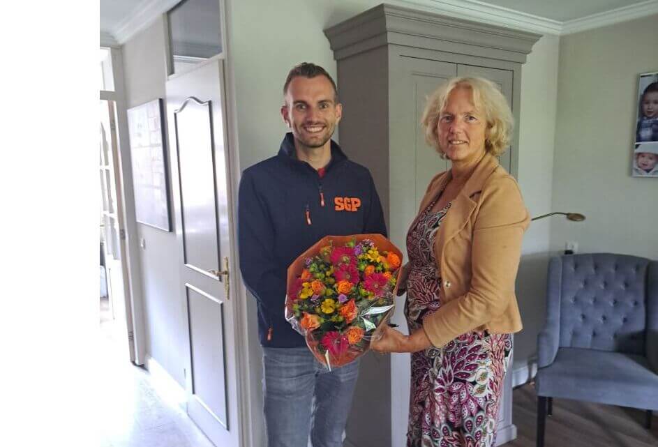 Een bloemetje voor het 850e lid