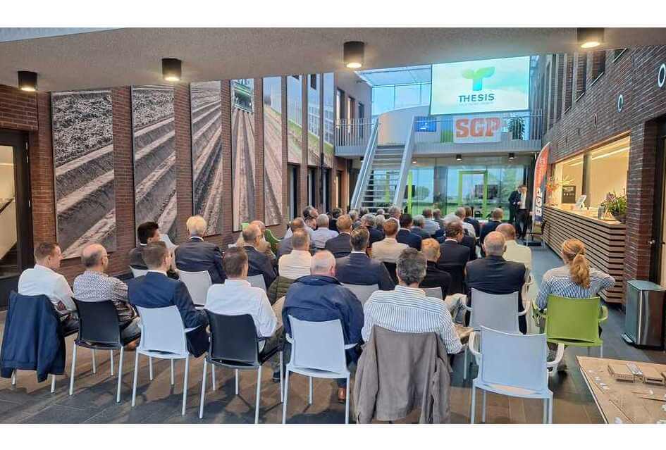 Over paardenbloemen en knarrenhoven