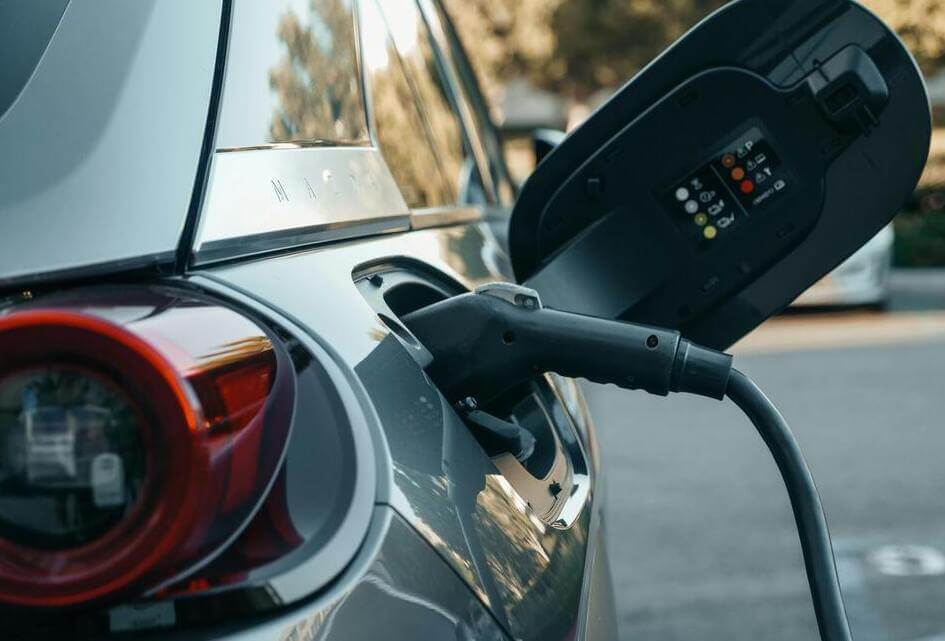 SGP vraagt aandacht voor storingen openbare laadpaal in Waarde