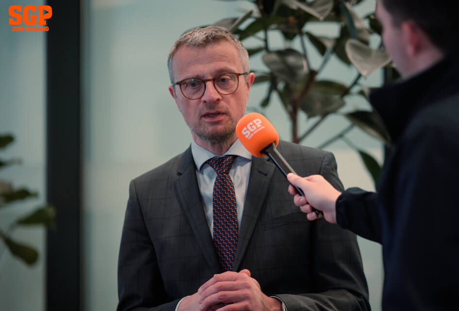 Droge voeten, schoon drinkwater, veilig zwemwater | Maandjournaal SGP Zuid-Holland