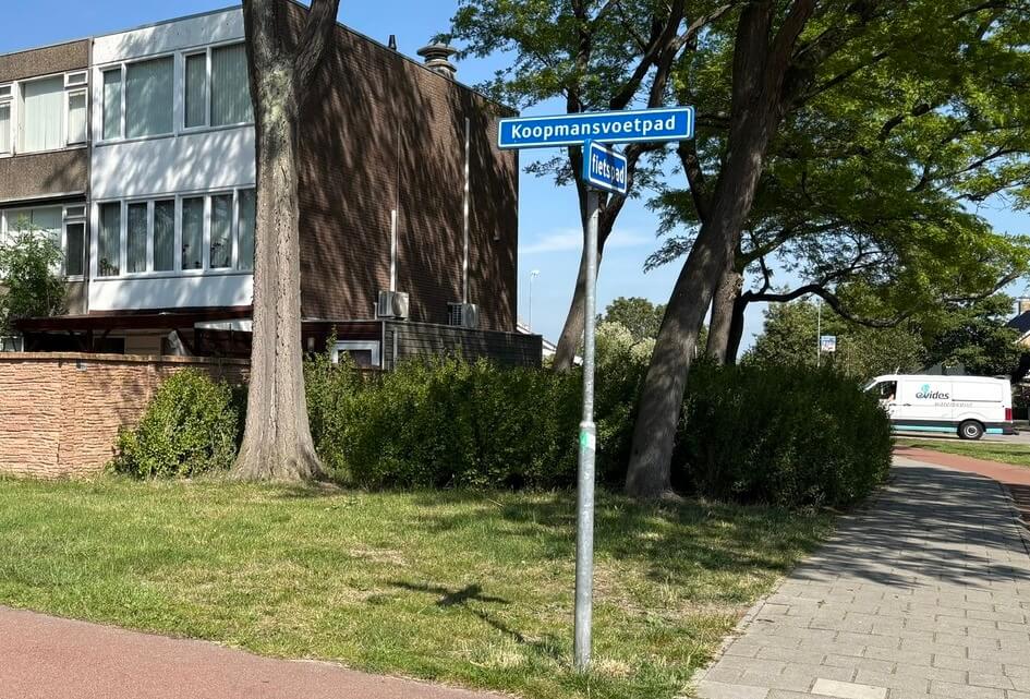 Scooters/brommers op Koopmansvoetpad