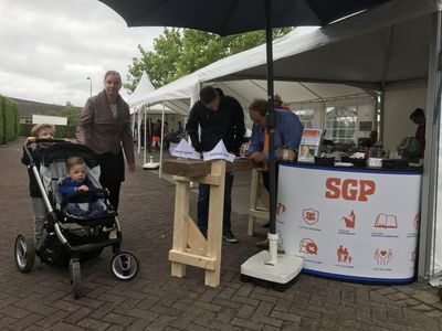 Ludieke deelname aan jaarmarkt geeft pittige discussies