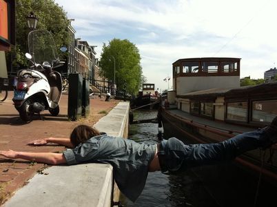 Niemand tussen wal en schip