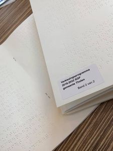 SGP Tholen presenteert verkiezingsprogramma in braille en gesproken tekst