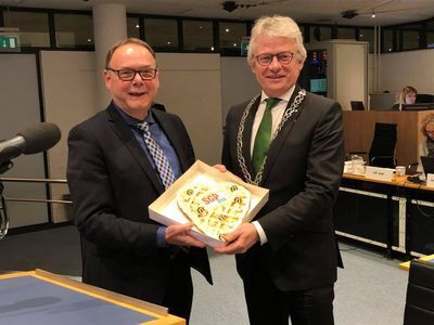 Jubilerende SGP trakteert op lekkers