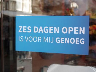 AD-artikel over stickeractie zondagsopenstelling