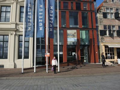 Vragen betreffende bezuiniging op bijdrage MuZEEum