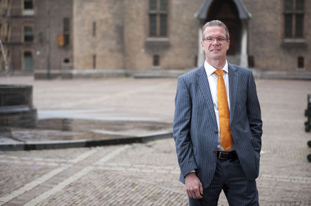 Elbert Dijkgraaf op markt Spakenburg