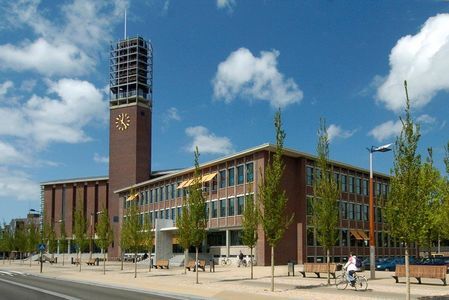 Bezuinigen op fte's ambtelijk apparaat?