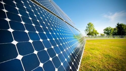 Positieve grondhouding tegenover zonnevelden