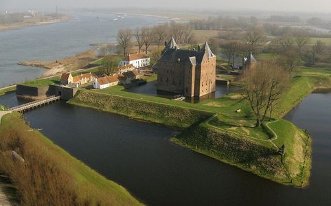 Uitgelicht: Veer Zaltbommel - Loevestein
