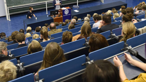 Lilian geeft een gastcollege