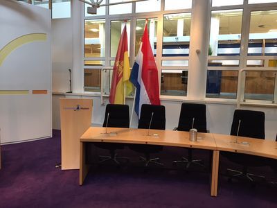 Brede steun vlagvertoon