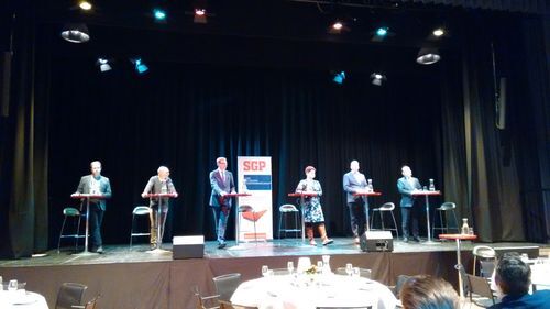 Oranje loper uit voor Alblasserdamse ondernemers