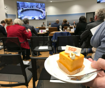 SGP 100 jaar: taart voor Papendrechtse raad