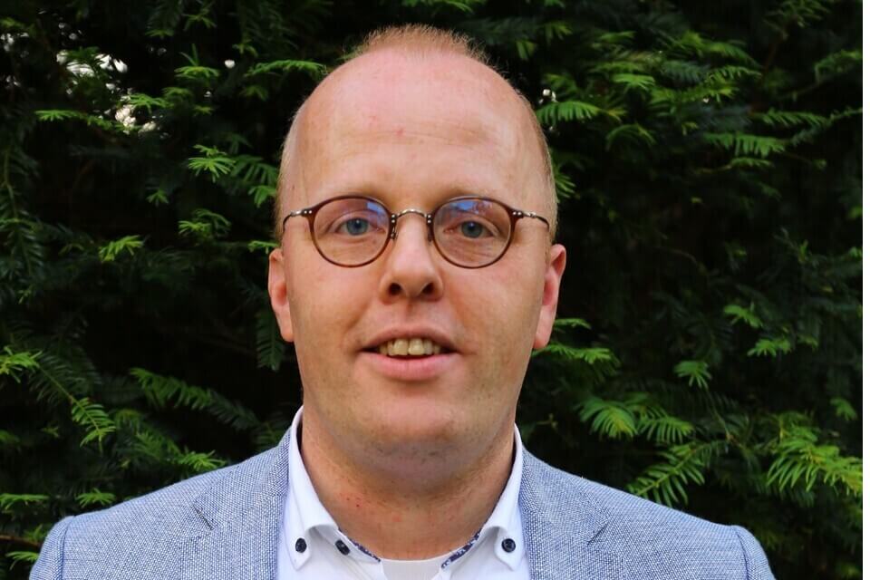 P. (Pau) van den Bergh