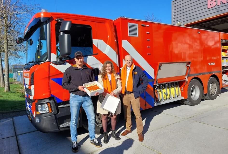 SGP feliciteert brandweer Boskoop met nieuwe watertransportwagen