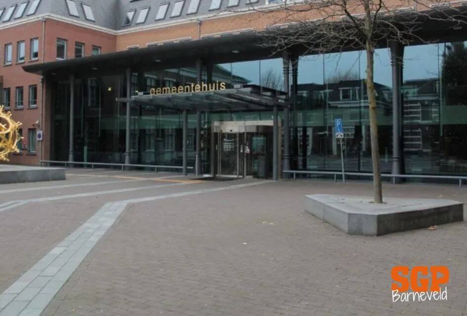RAADSVERGADERING | Opknapbeurt gemeentehuis en gemeentewerf