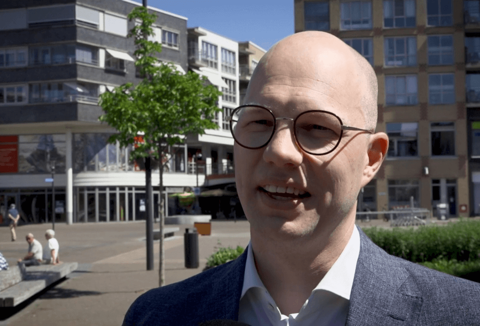Interview SGP over coffeeshop
