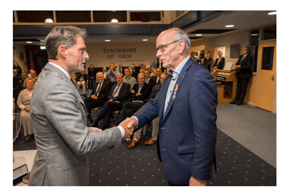 Koninklijke onderscheiding voor oud-bestuurslid