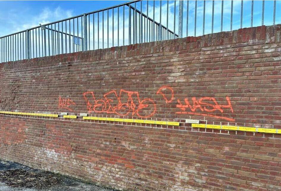 Vragen m.b.t. graffiti Uncle Beach