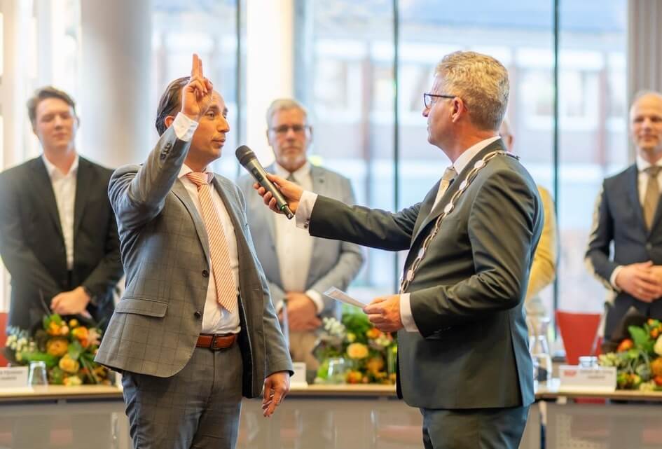 Zo waarlijke helpe mij God almachtig